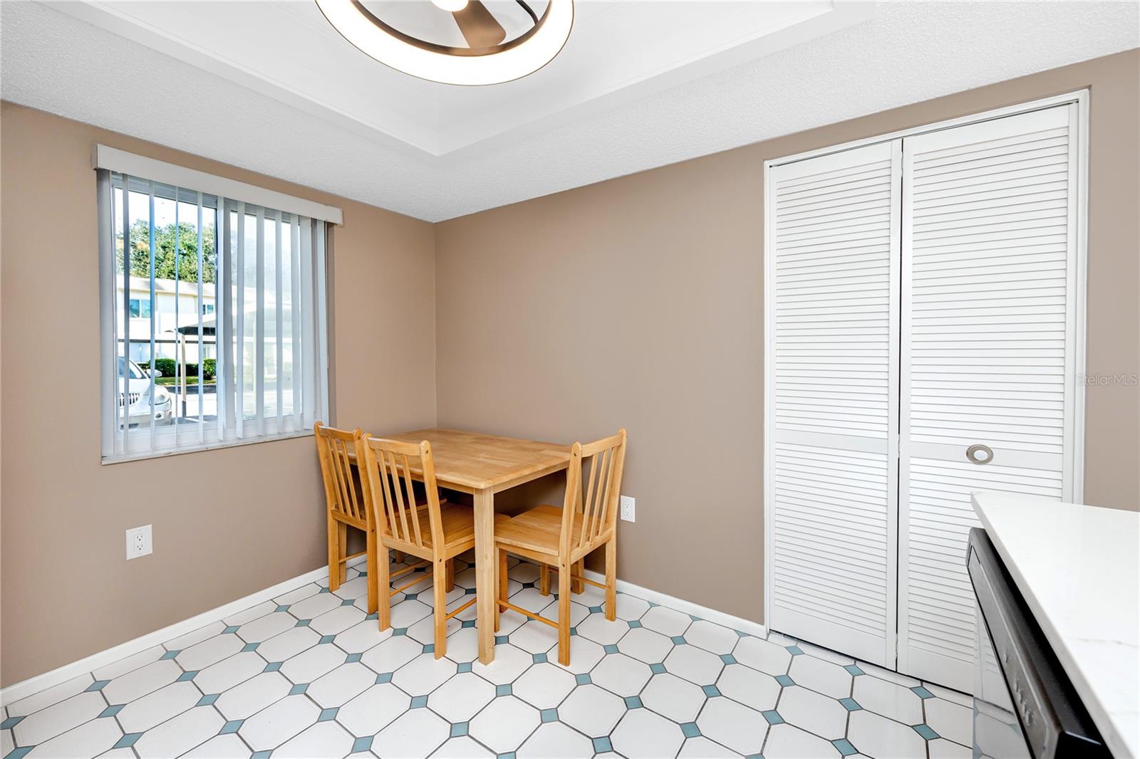 EAST LAKE WOODLANDS CYPRESS ESTATES - Residential Lease