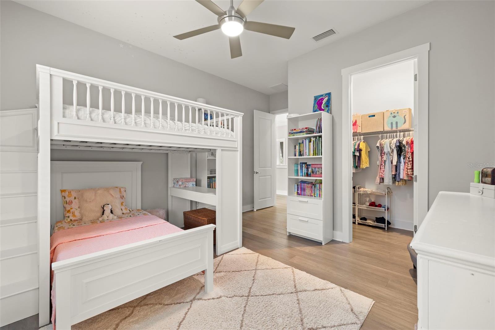 PICADILLY - Residential