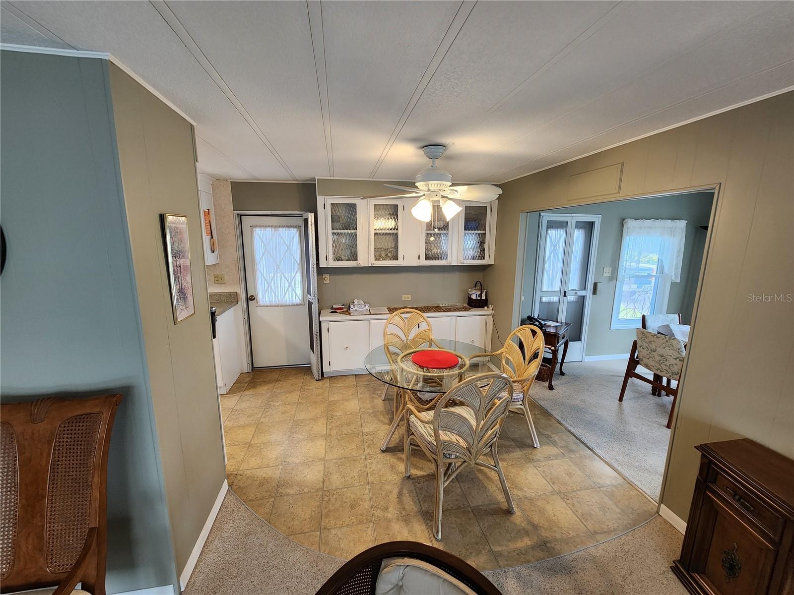 PALM LAKE ESTATES - Residential