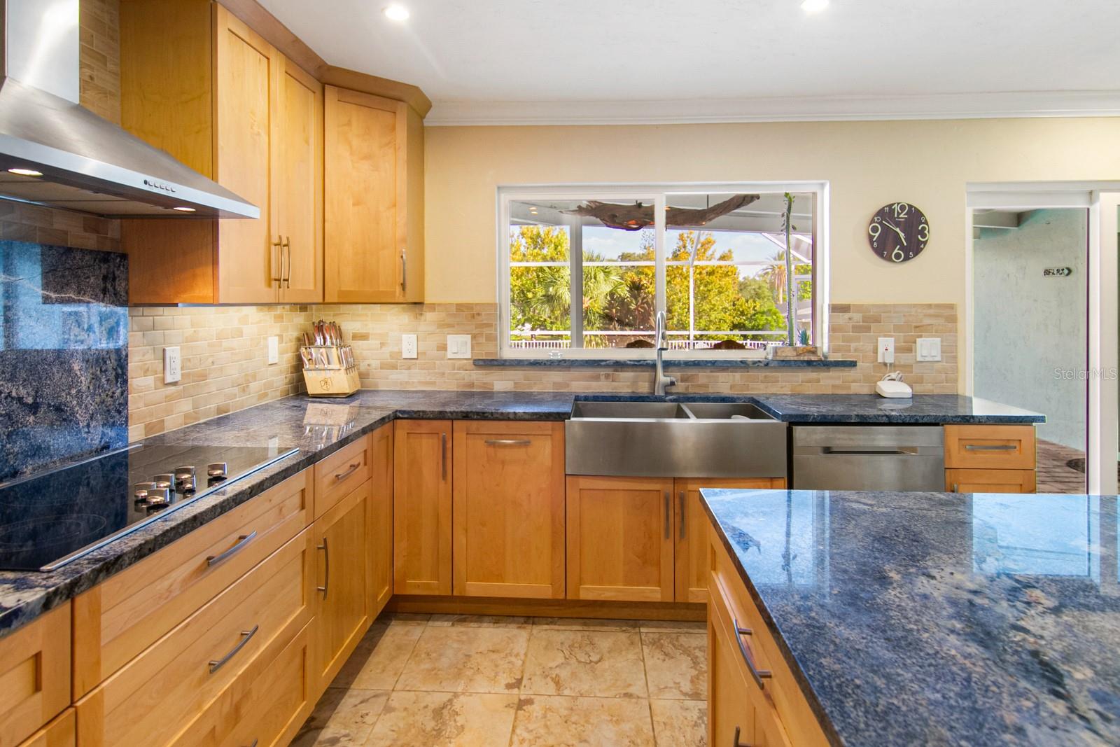 SOUTH GATE UNIT 6 - Residential