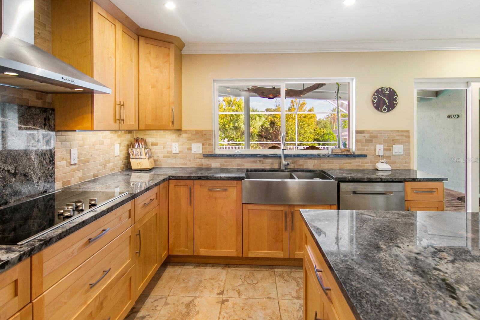 SOUTH GATE UNIT 6 - Residential