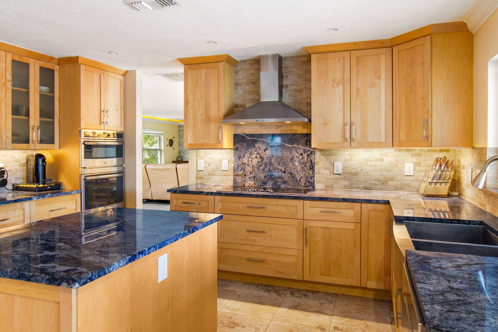 SOUTH GATE UNIT 6 - Residential