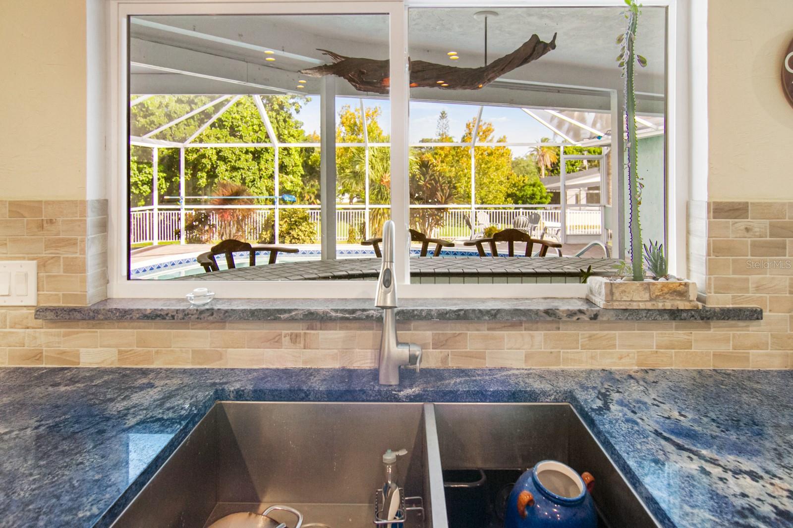 SOUTH GATE UNIT 6 - Residential