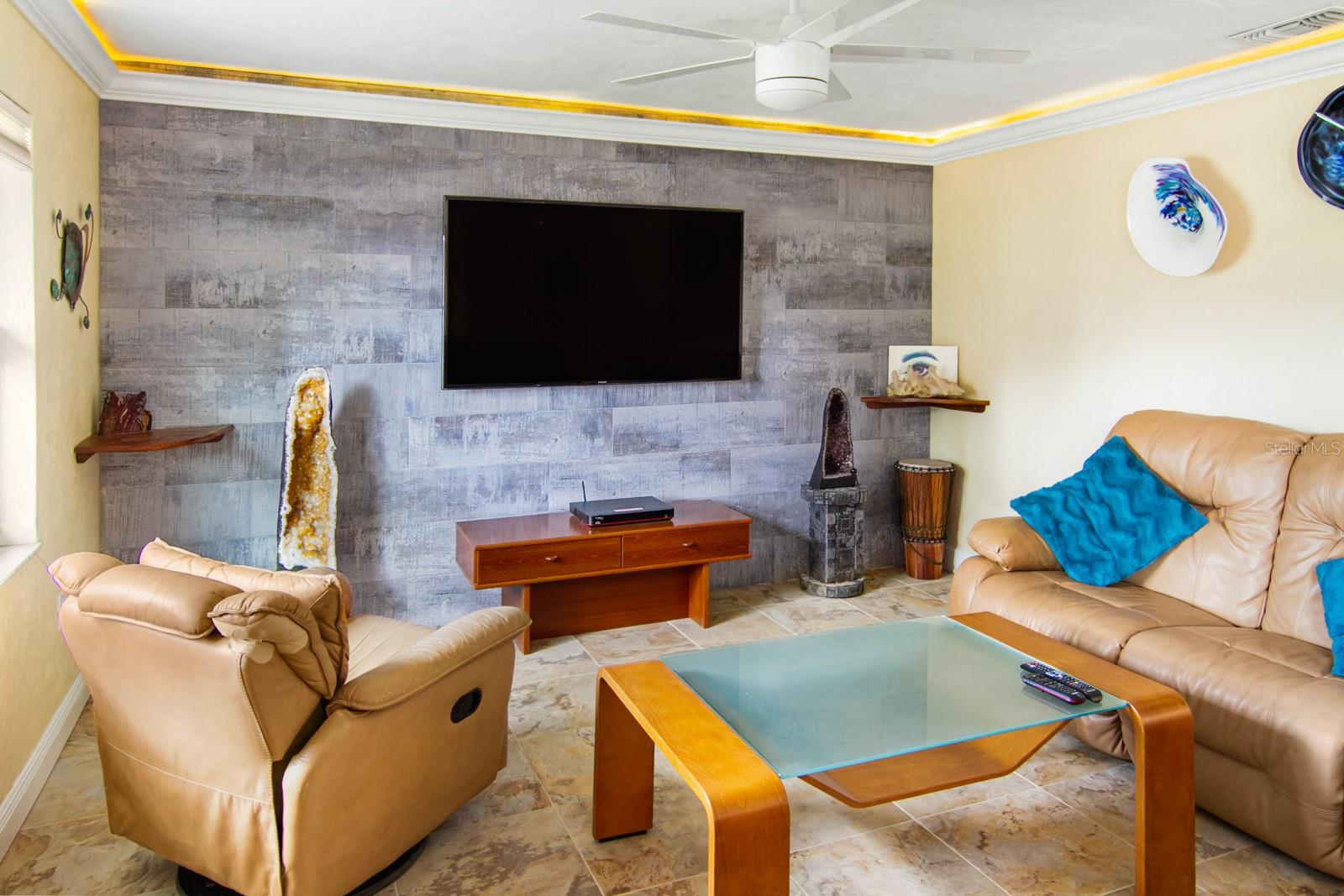 SOUTH GATE UNIT 6 - Residential