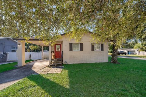 A home in DELAND