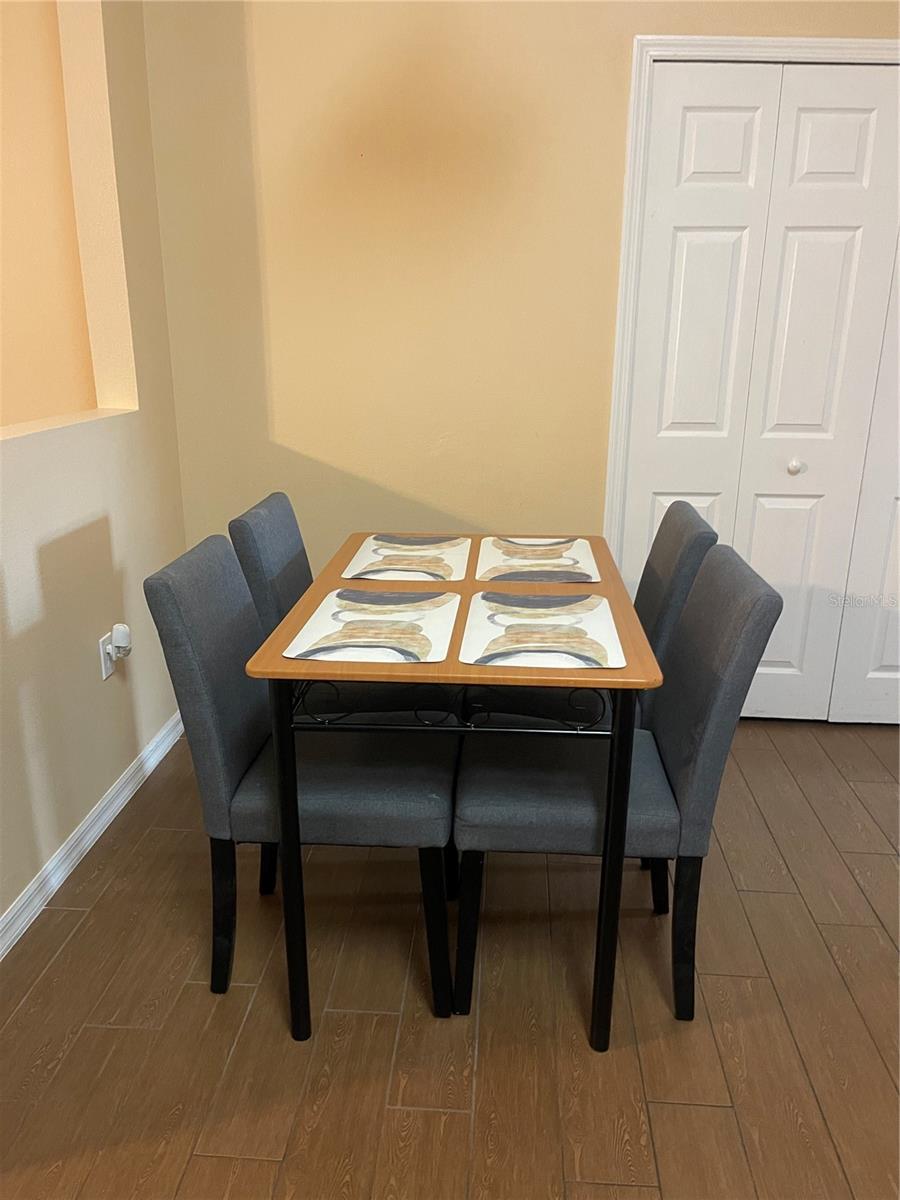 DELTONA LAKES UNIT 07 - Residential Lease