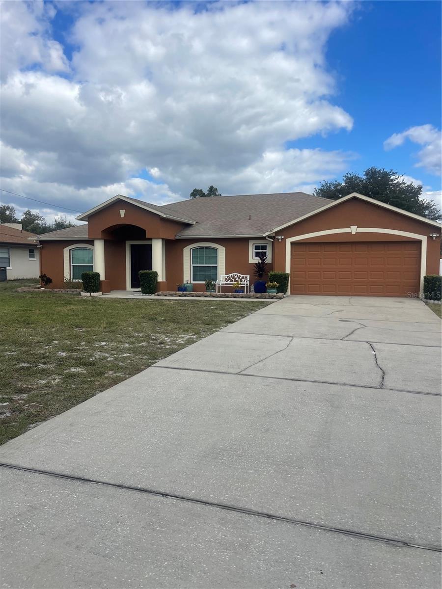 DELTONA LAKES UNIT 07 - Residential Lease