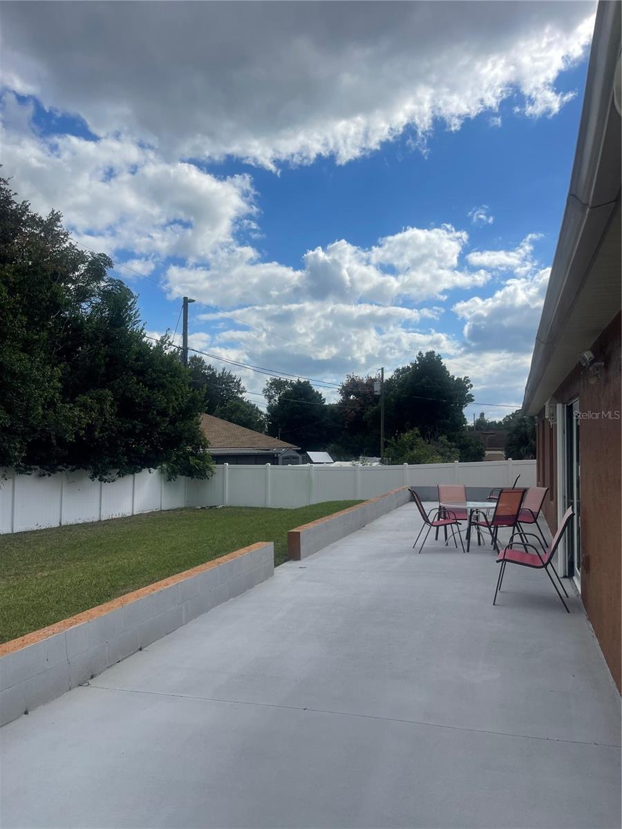 DELTONA LAKES UNIT 07 - Residential Lease