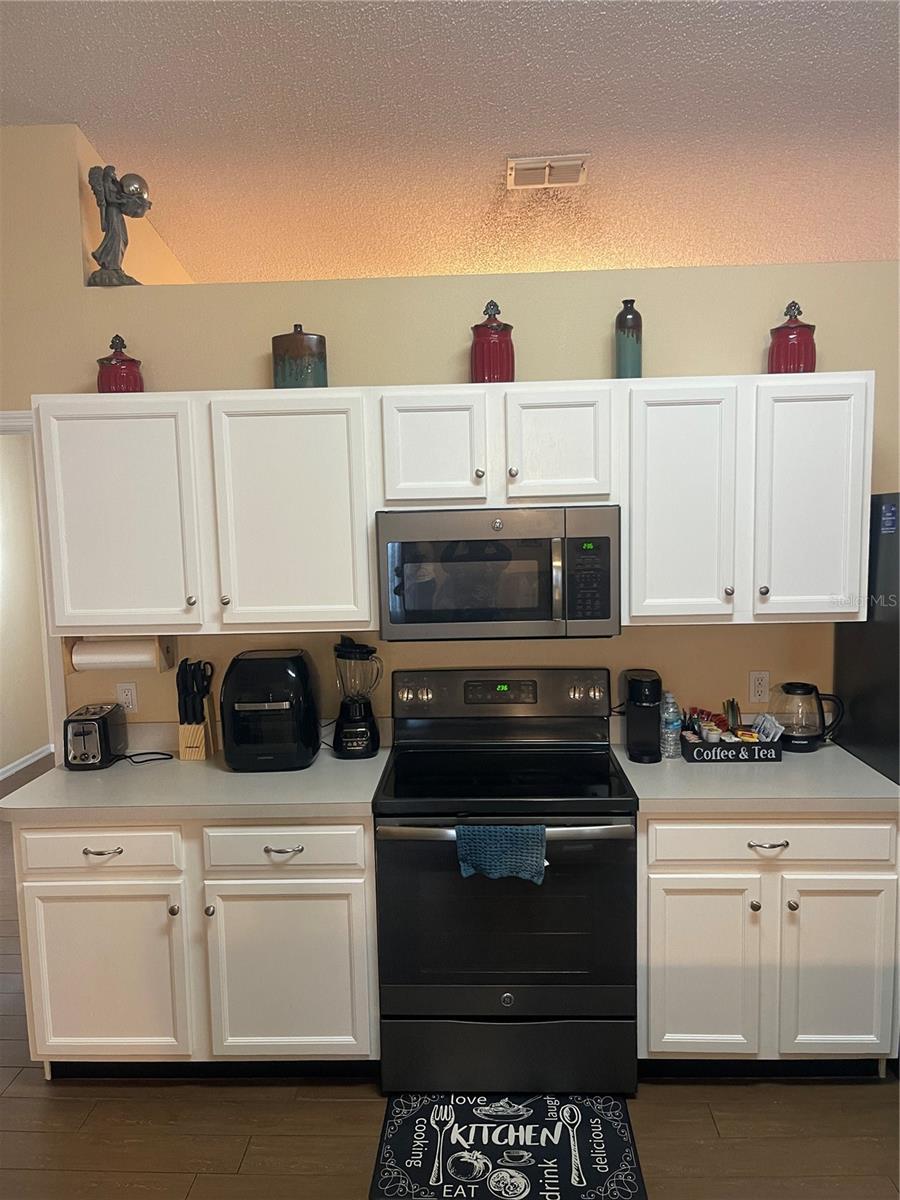 DELTONA LAKES UNIT 07 - Residential Lease