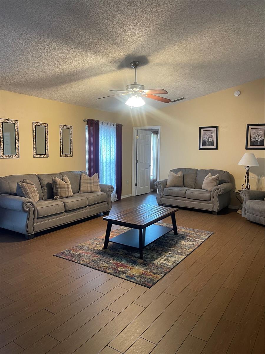 DELTONA LAKES UNIT 07 - Residential Lease