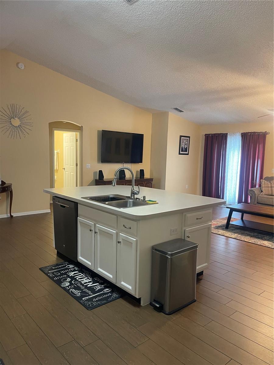 DELTONA LAKES UNIT 07 - Residential Lease