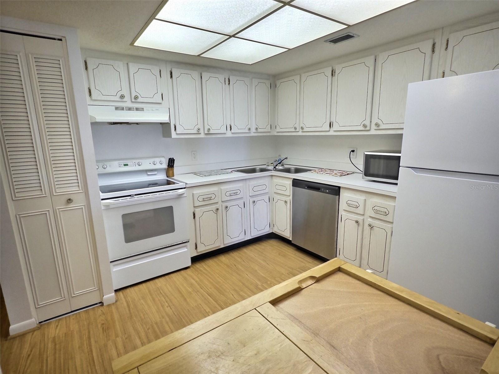 CLEARWATER POINT 7 TENNIS - Residential Lease