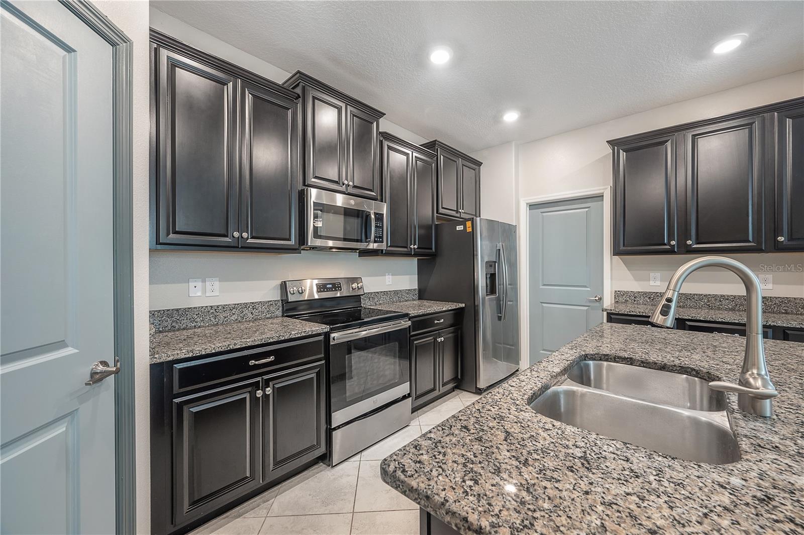 RIVERCREST LAKES - Residential