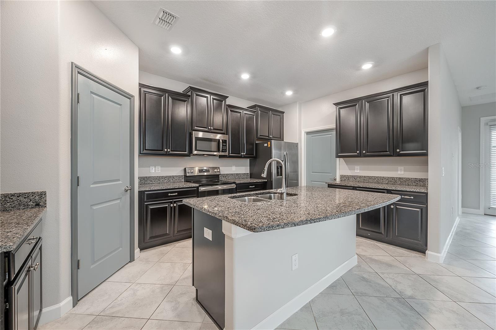 RIVERCREST LAKES - Residential