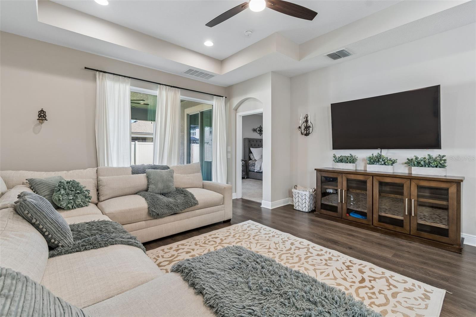 LONG LAKE RESERVE - Residential