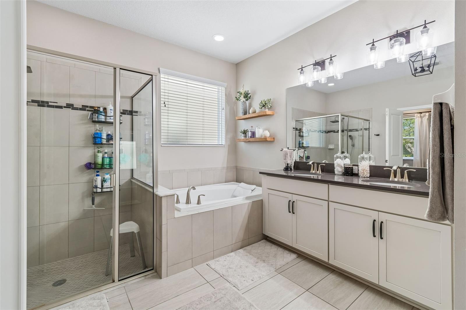 LONG LAKE RESERVE - Residential