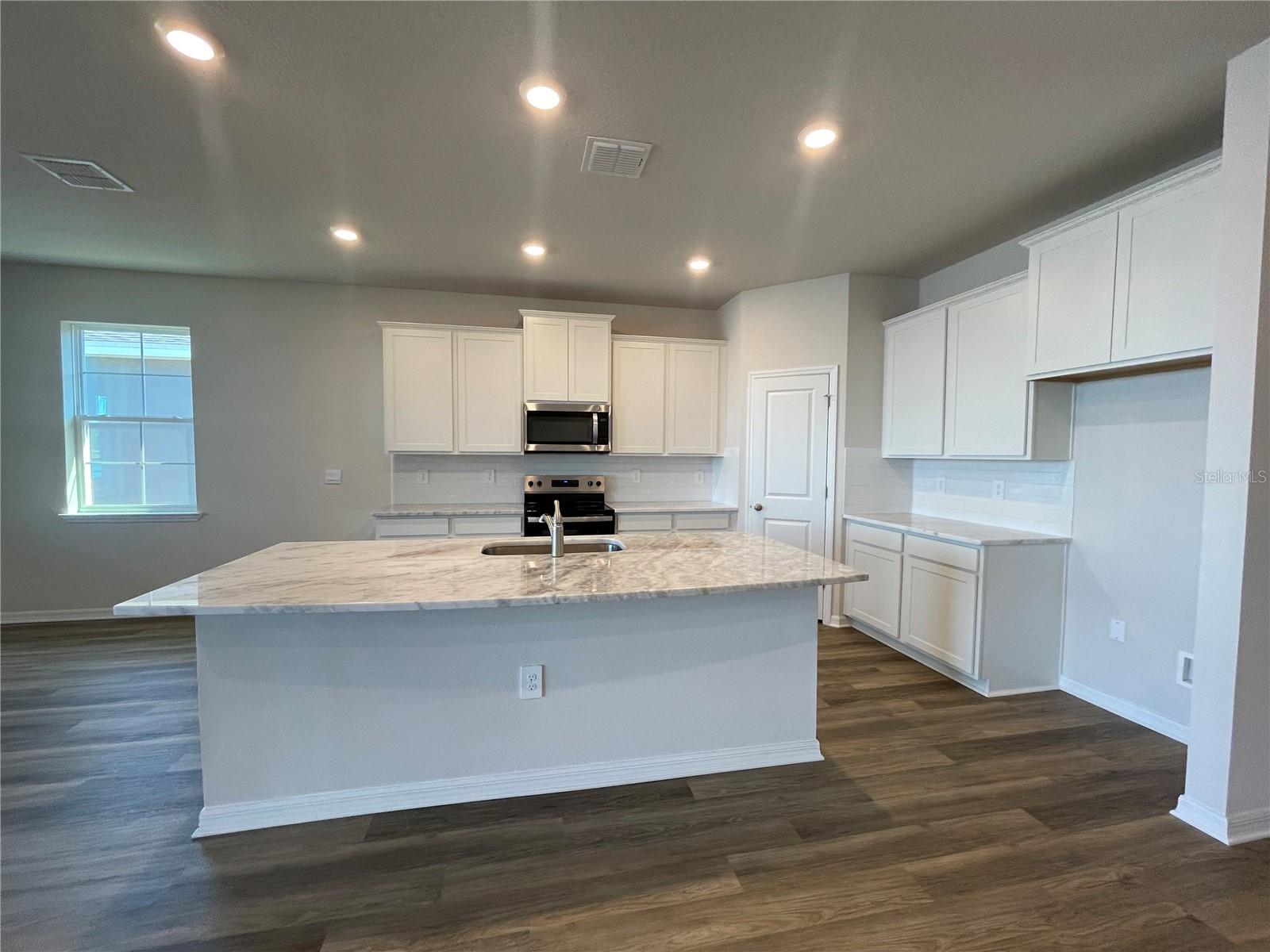 17049 JAMES TRAIL