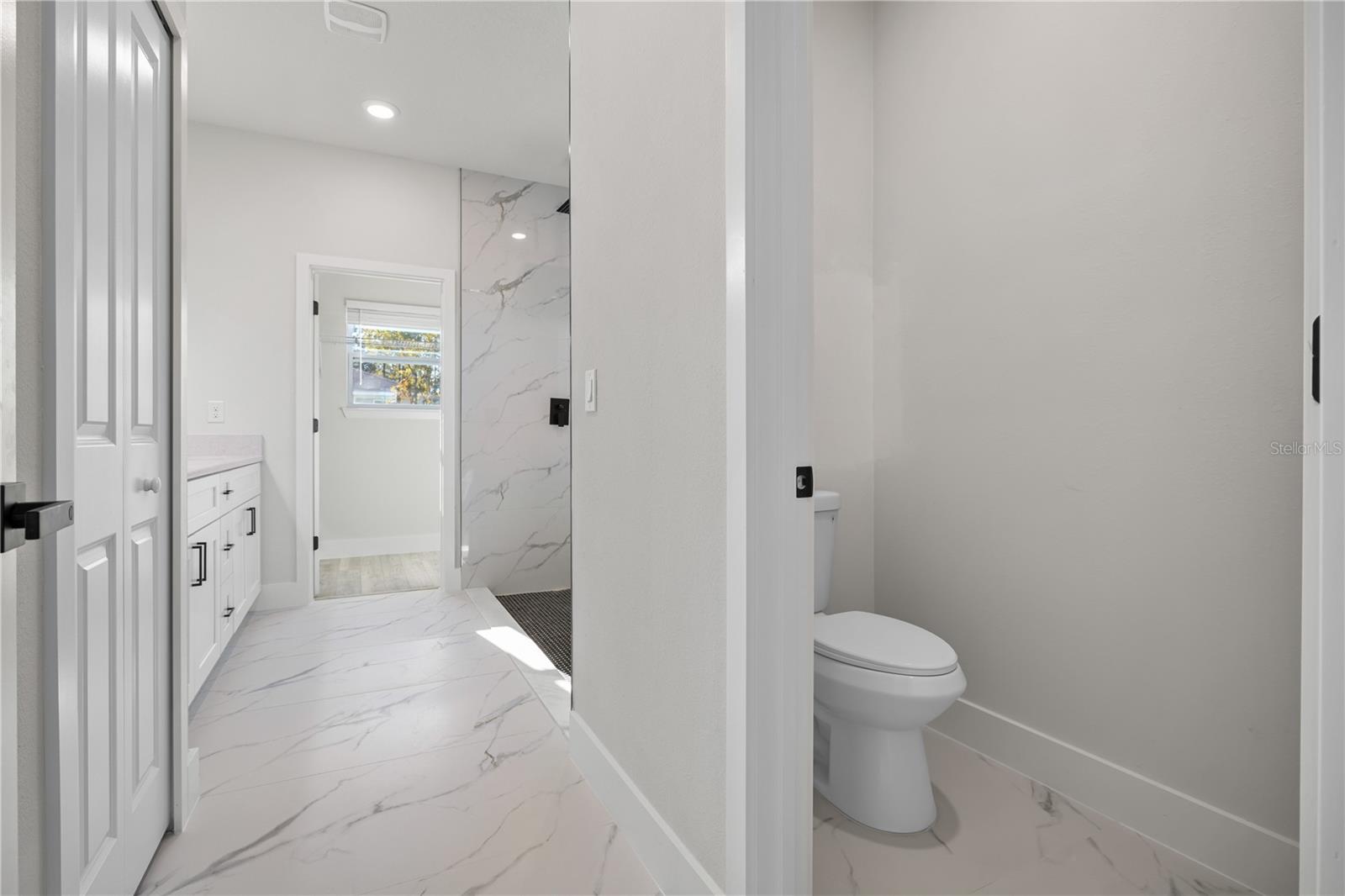 RAINBOW LAKES ESTATE - Residential