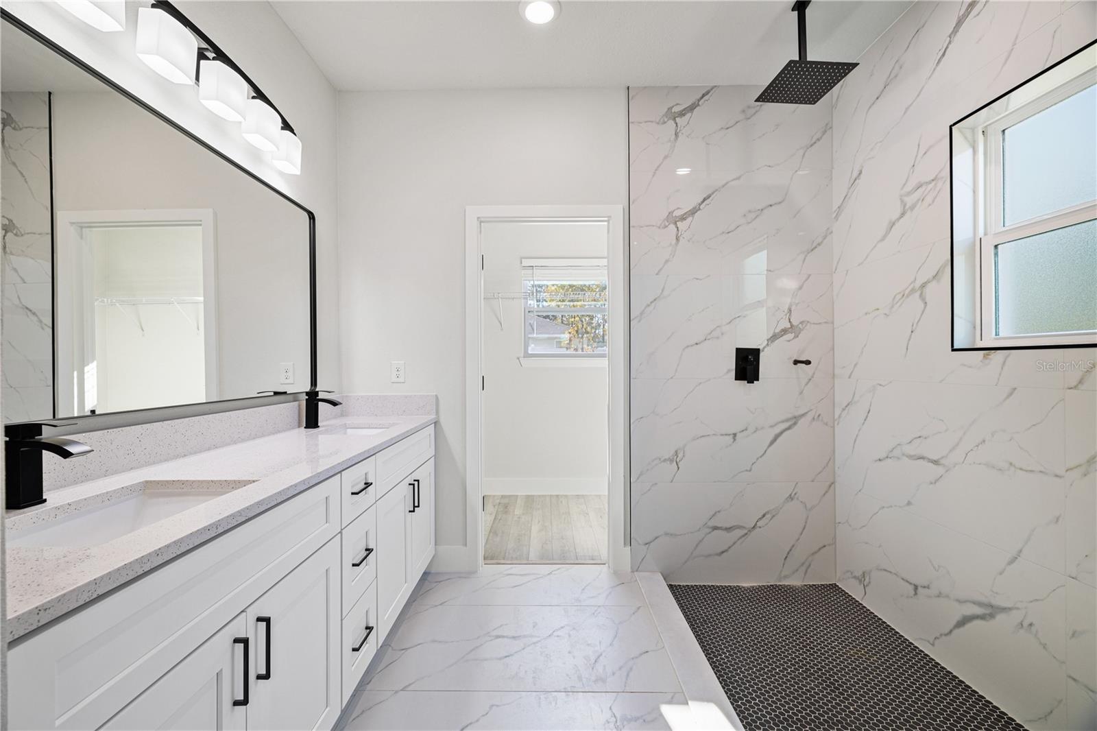 RAINBOW LAKES ESTATE - Residential