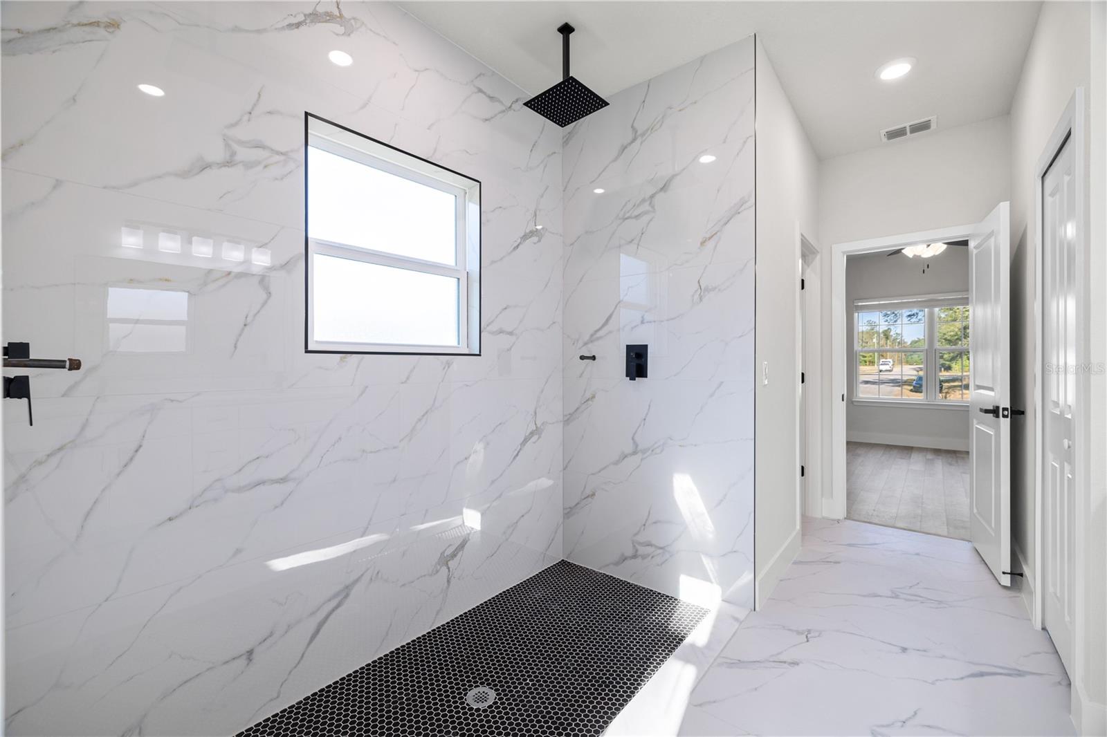 RAINBOW LAKES ESTATE - Residential