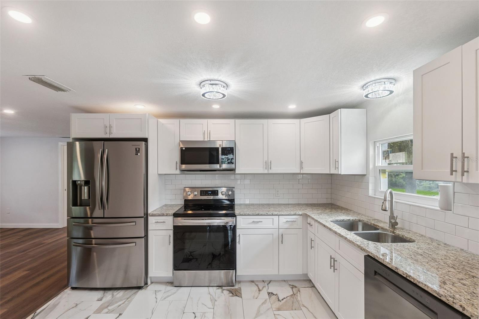 BERKSHIRES IN DEANBURG 04-17-30 - Residential