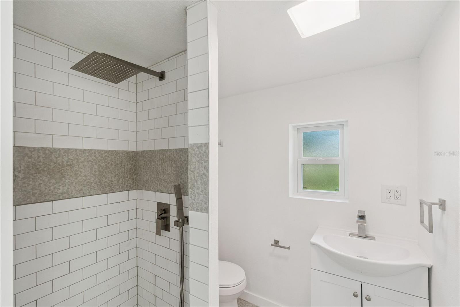 BERKSHIRES IN DEANBURG 04-17-30 - Residential