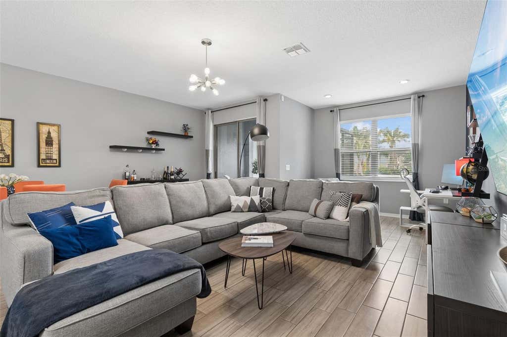 Photo of 2747 White Isle Lane, Orlando, FL 32825 (MLS # O6423588)