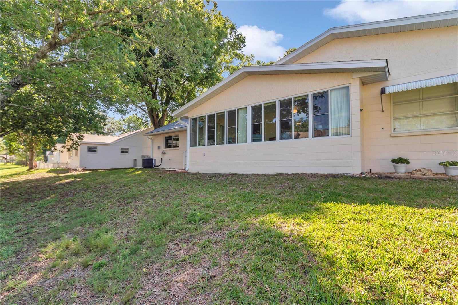 ON TOP OF THE WORLD - Residential