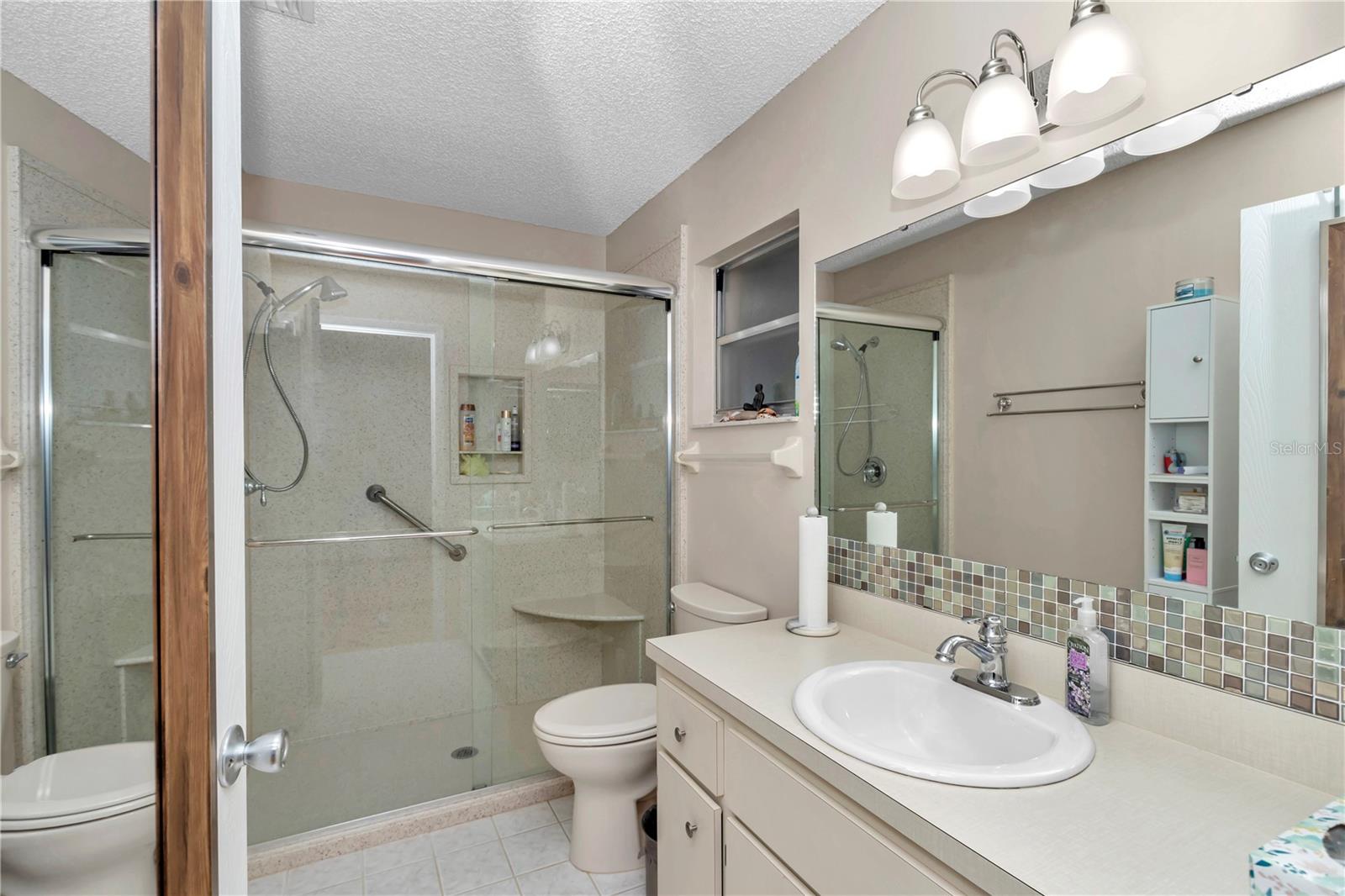 ON TOP OF THE WORLD - Residential