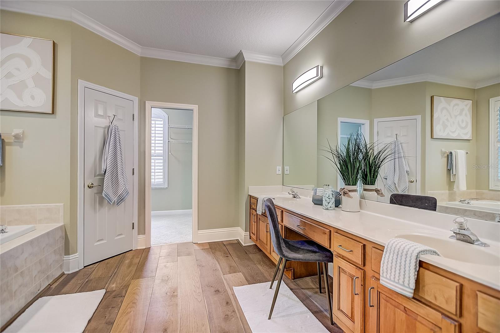 RIVER WATCH - Residential