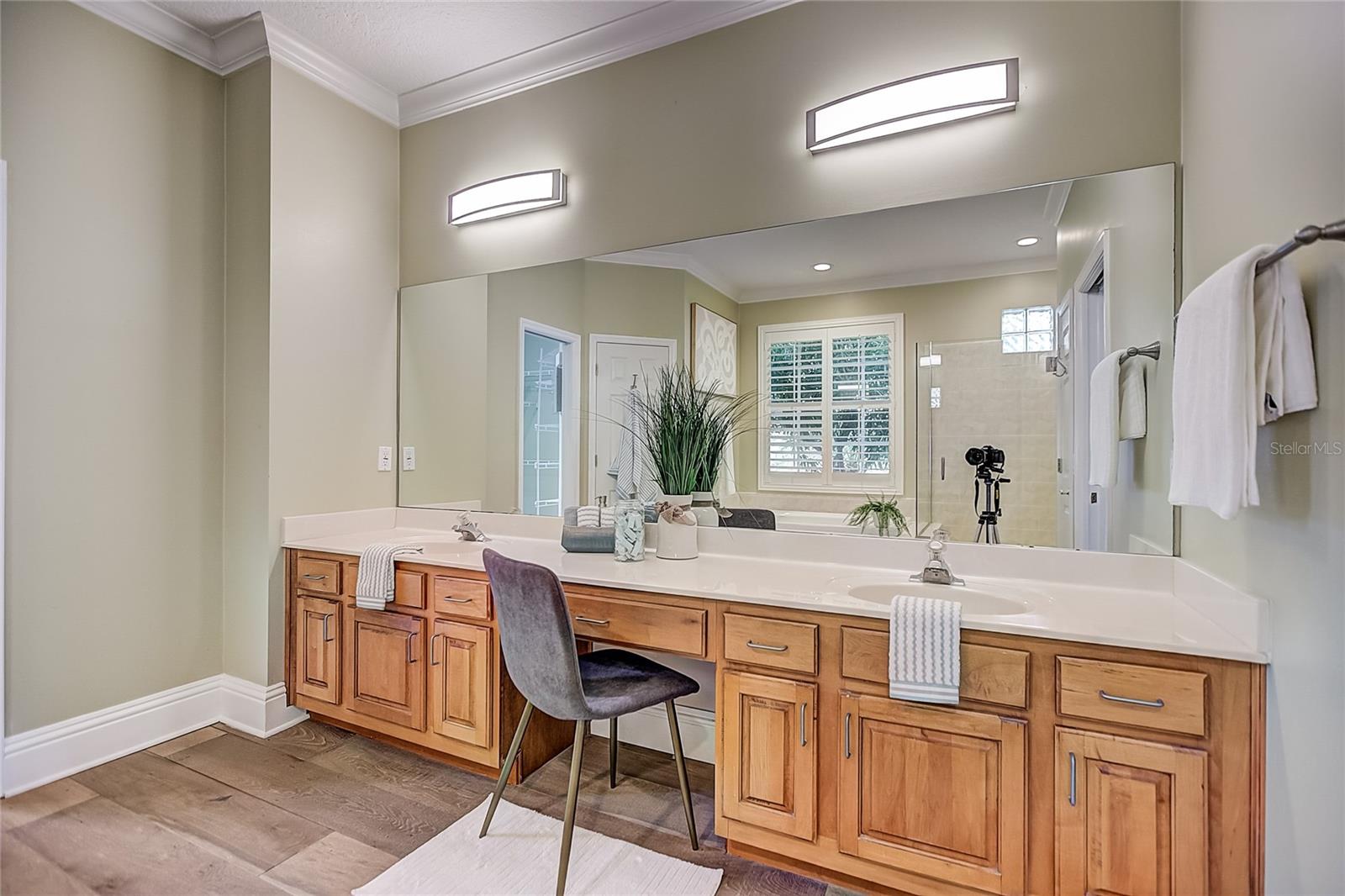 RIVER WATCH - Residential