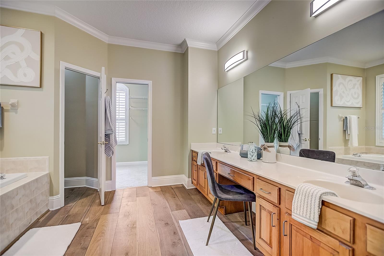 RIVER WATCH - Residential