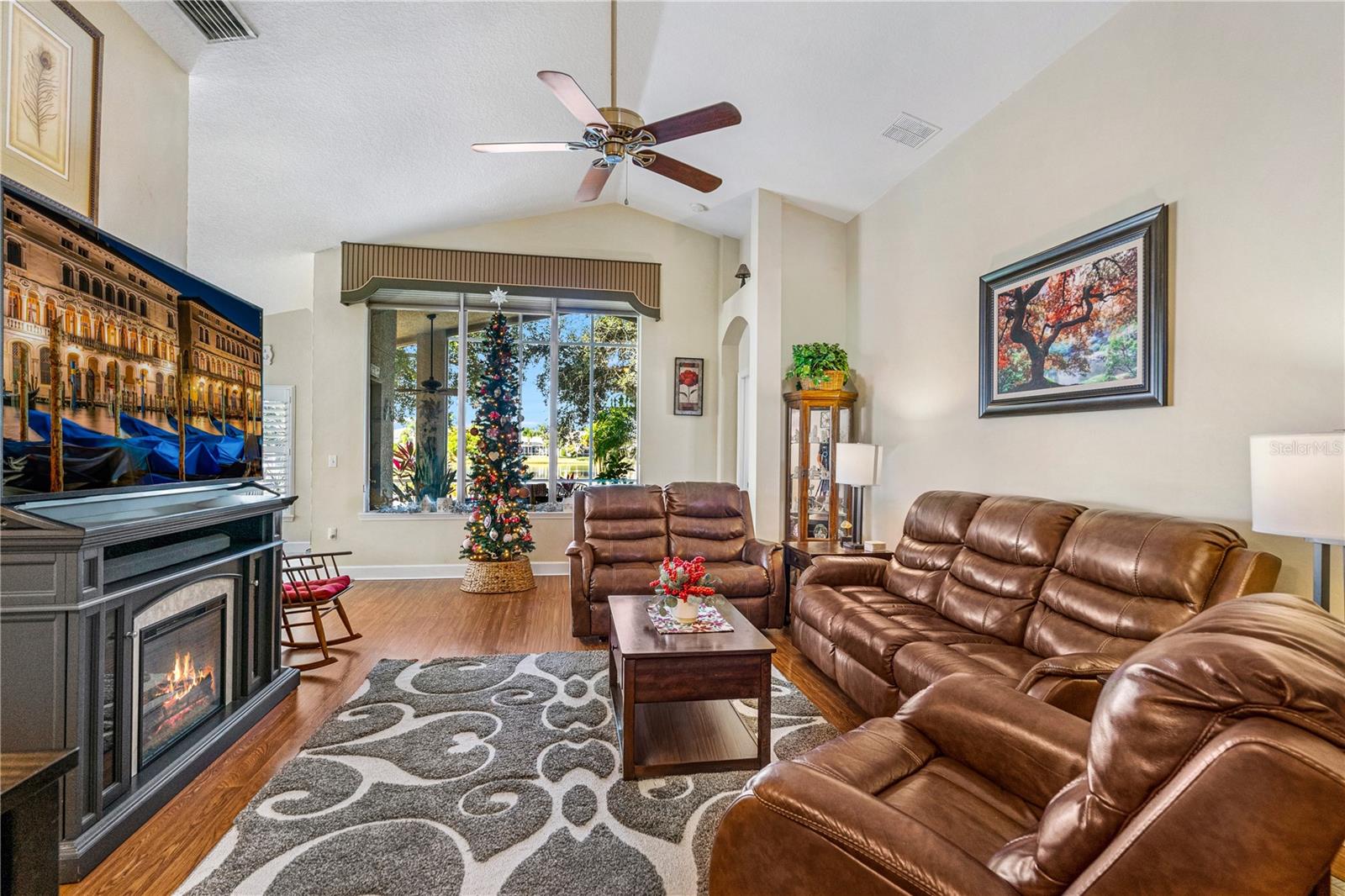 WATERS EDGE PH 09A - Residential