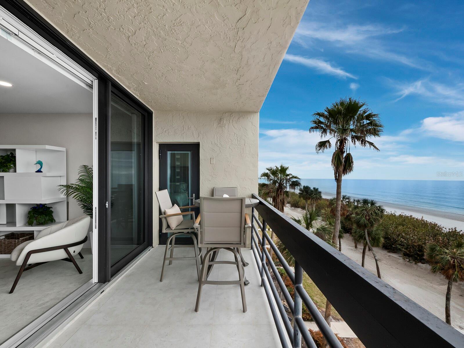 BEACHPLACE I - Residential