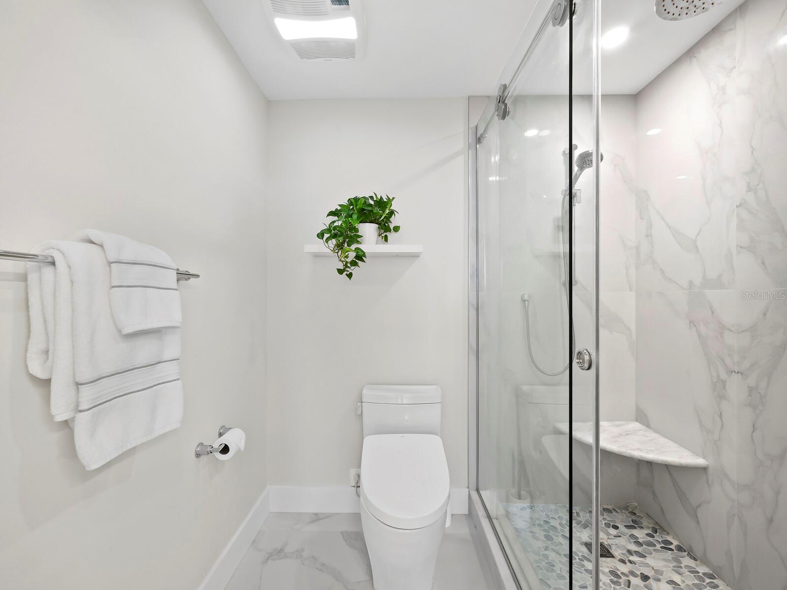 BEACHPLACE I - Residential