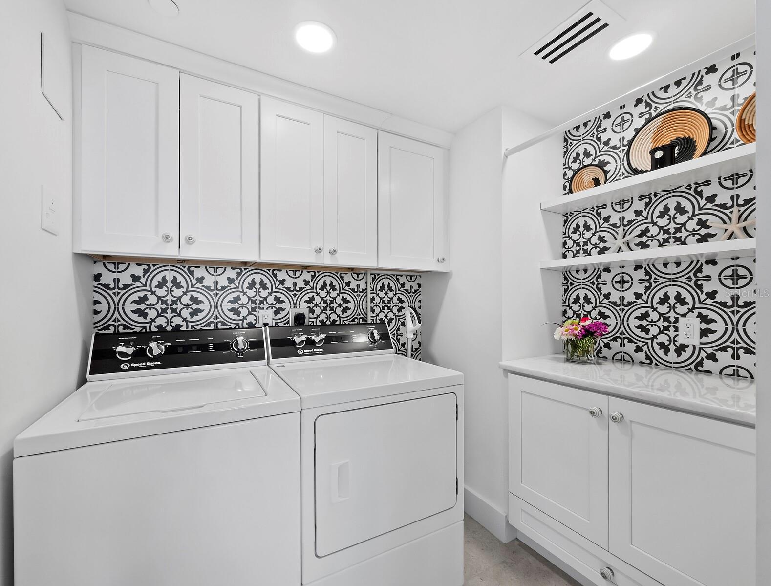 BEACHPLACE I - Residential