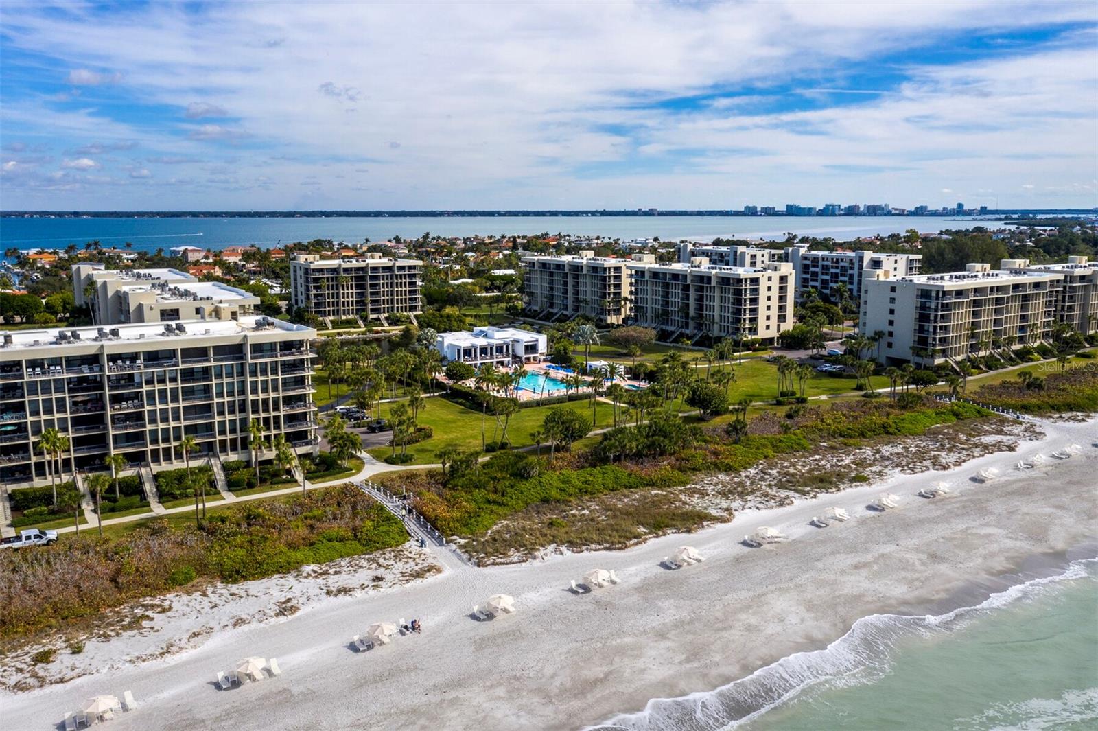 BEACHPLACE I - Residential