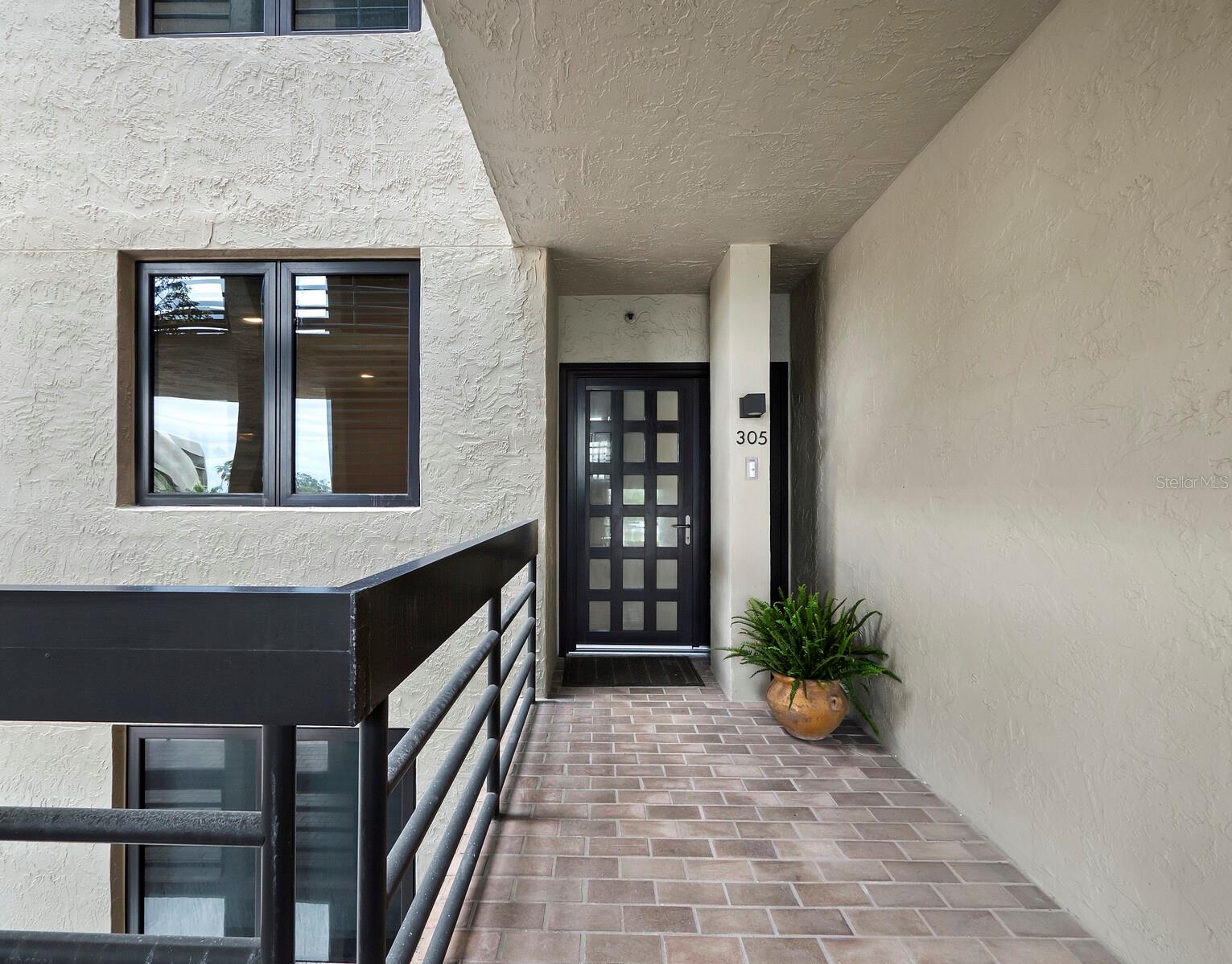 BEACHPLACE I - Residential