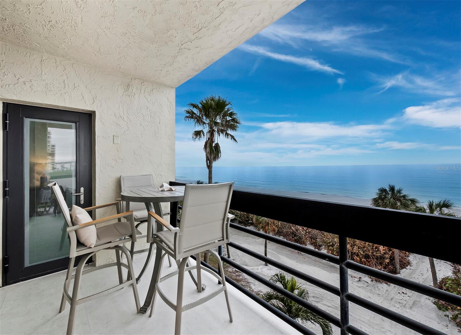 BEACHPLACE I - Residential