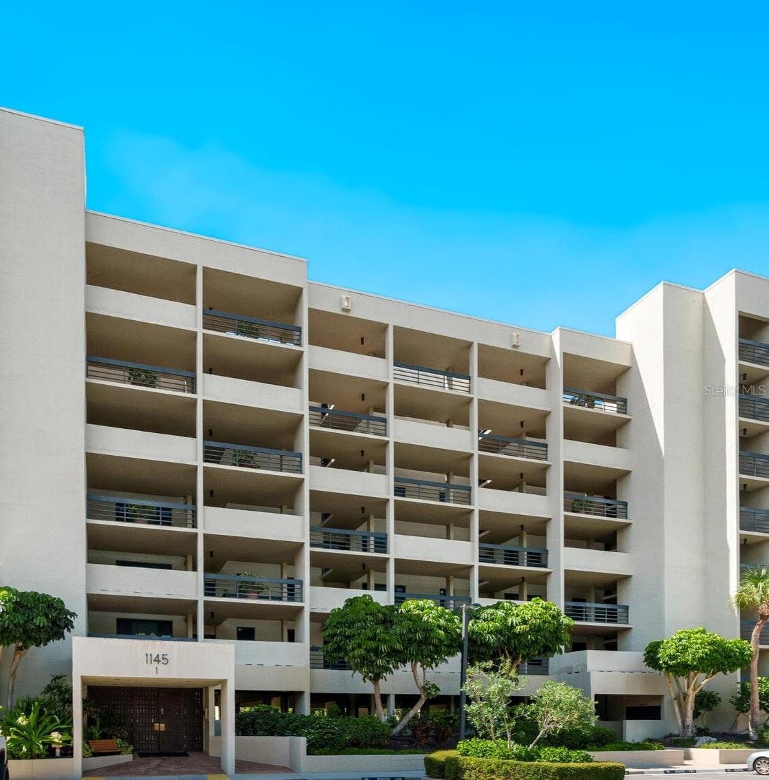 BEACHPLACE I - Residential