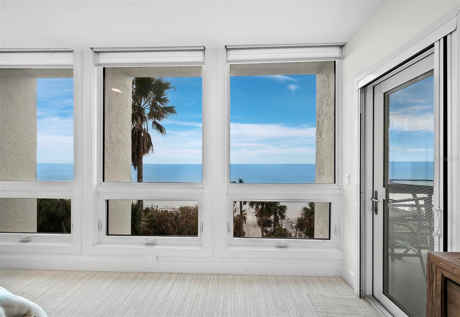 BEACHPLACE I - Residential