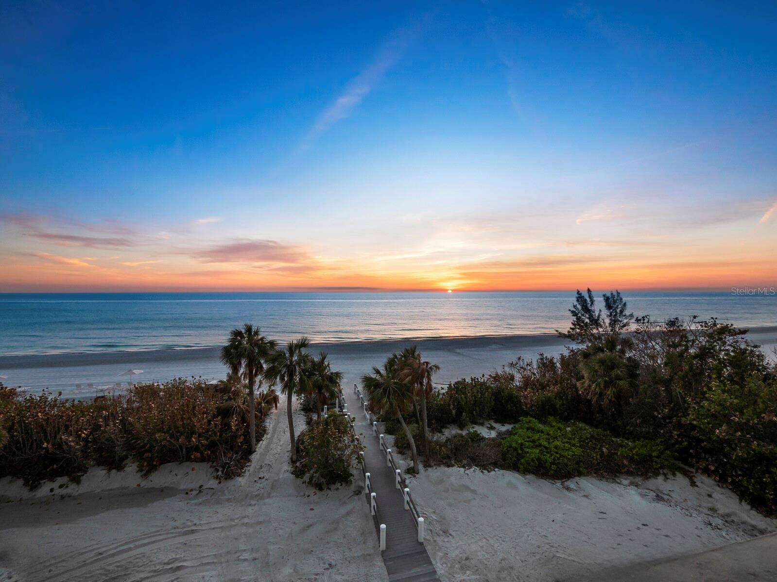 BEACHPLACE I - Residential