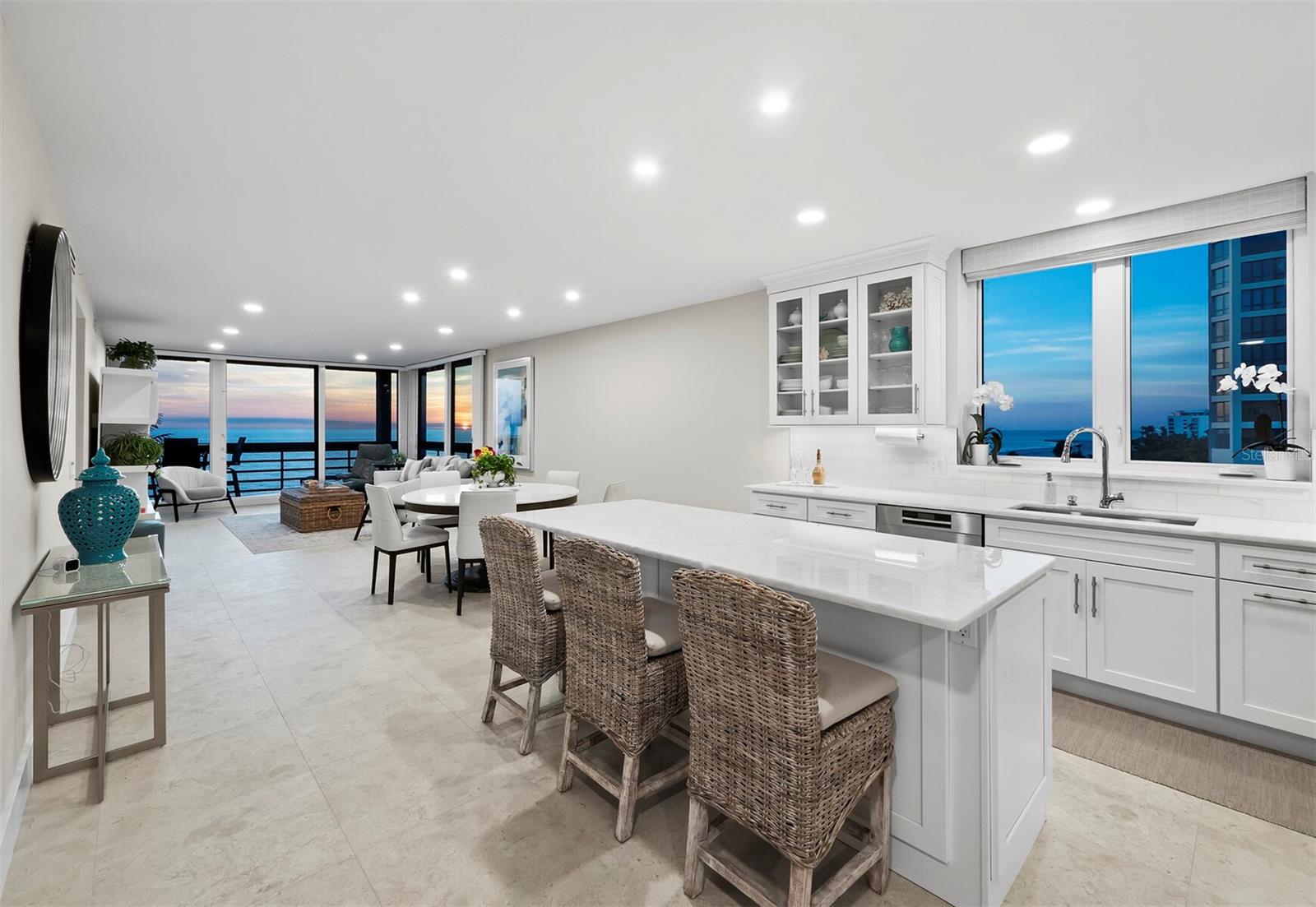 BEACHPLACE I - Residential