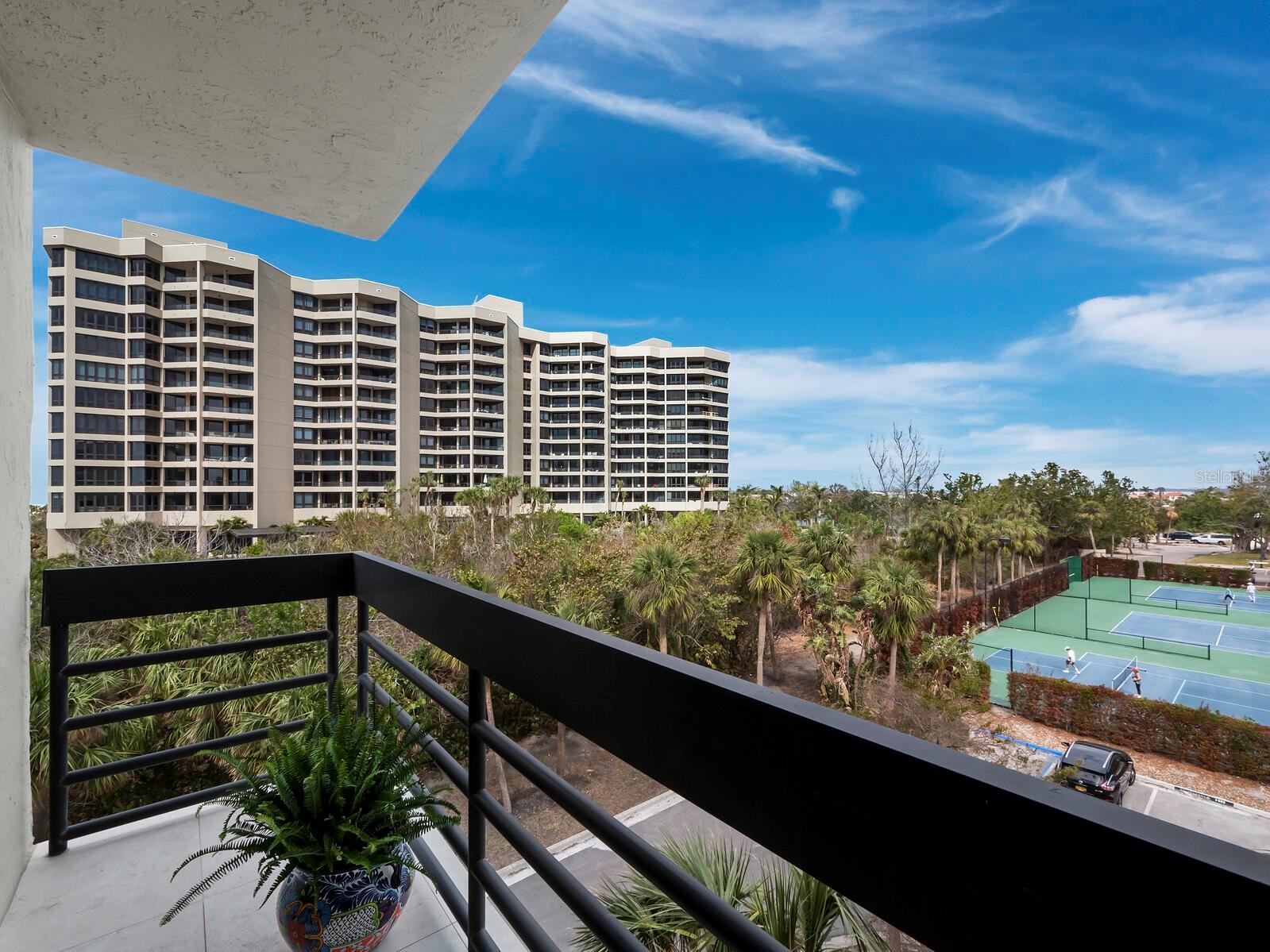 BEACHPLACE I - Residential