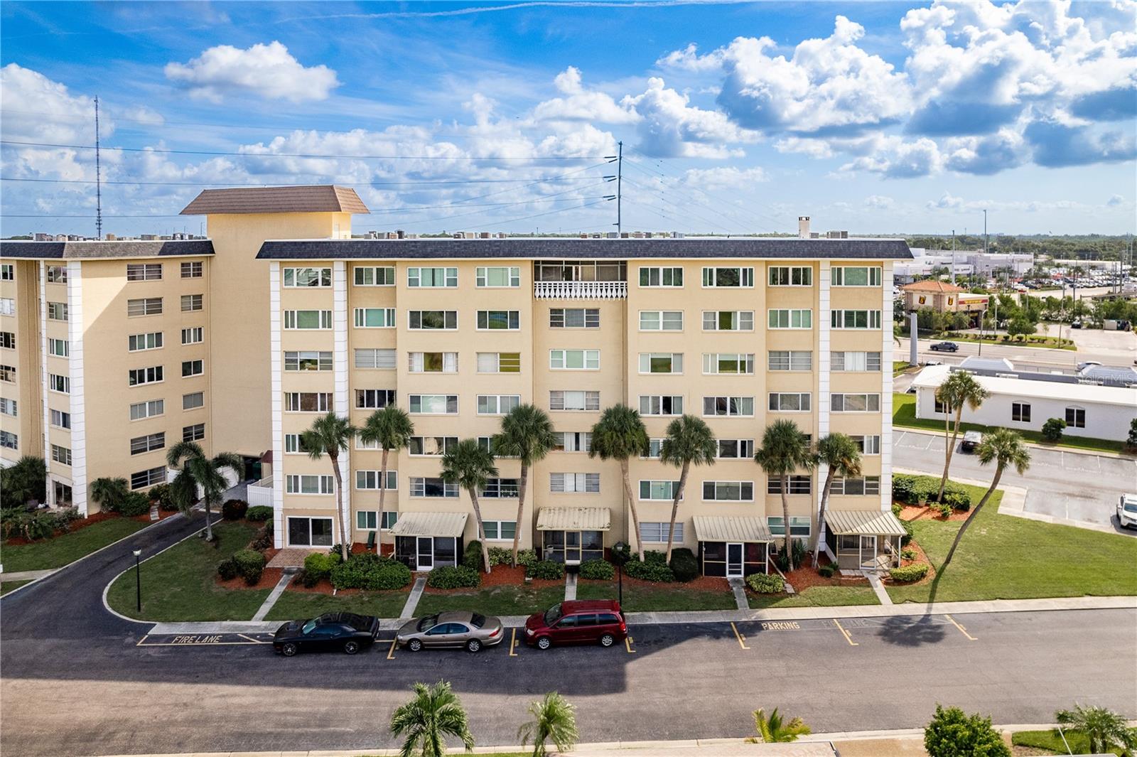 SEMINOLE-ON-THE-GREEN CAVALIER BLDG - Residential