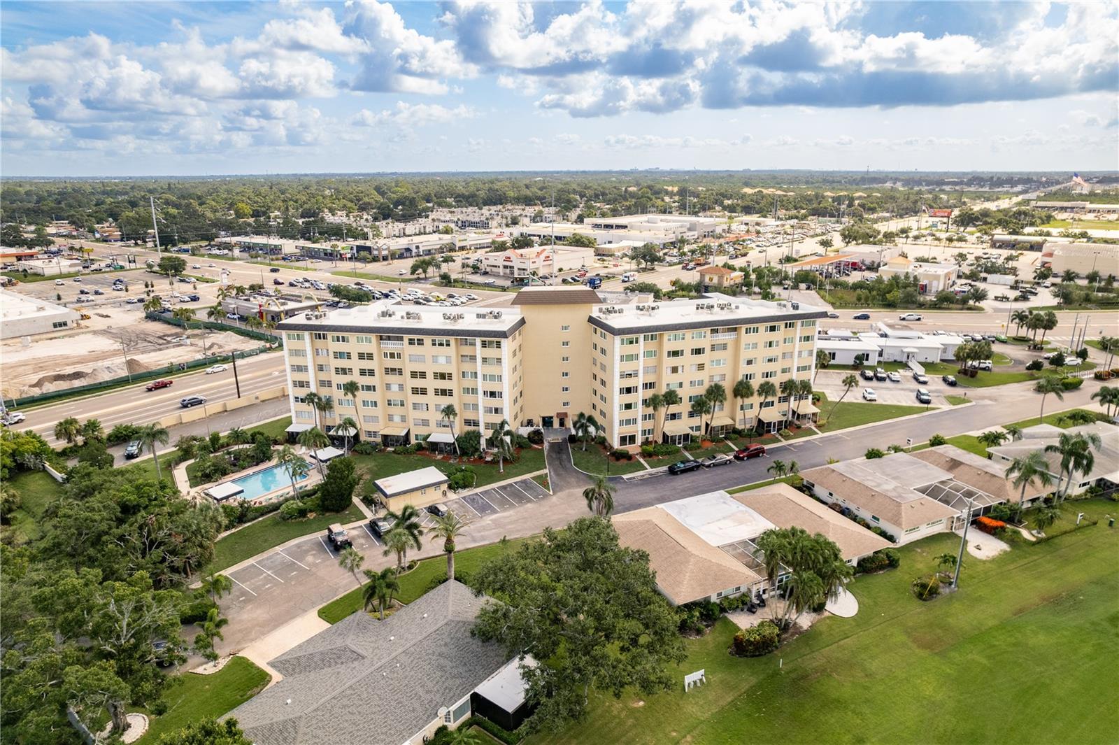 SEMINOLE-ON-THE-GREEN CAVALIER BLDG - Residential