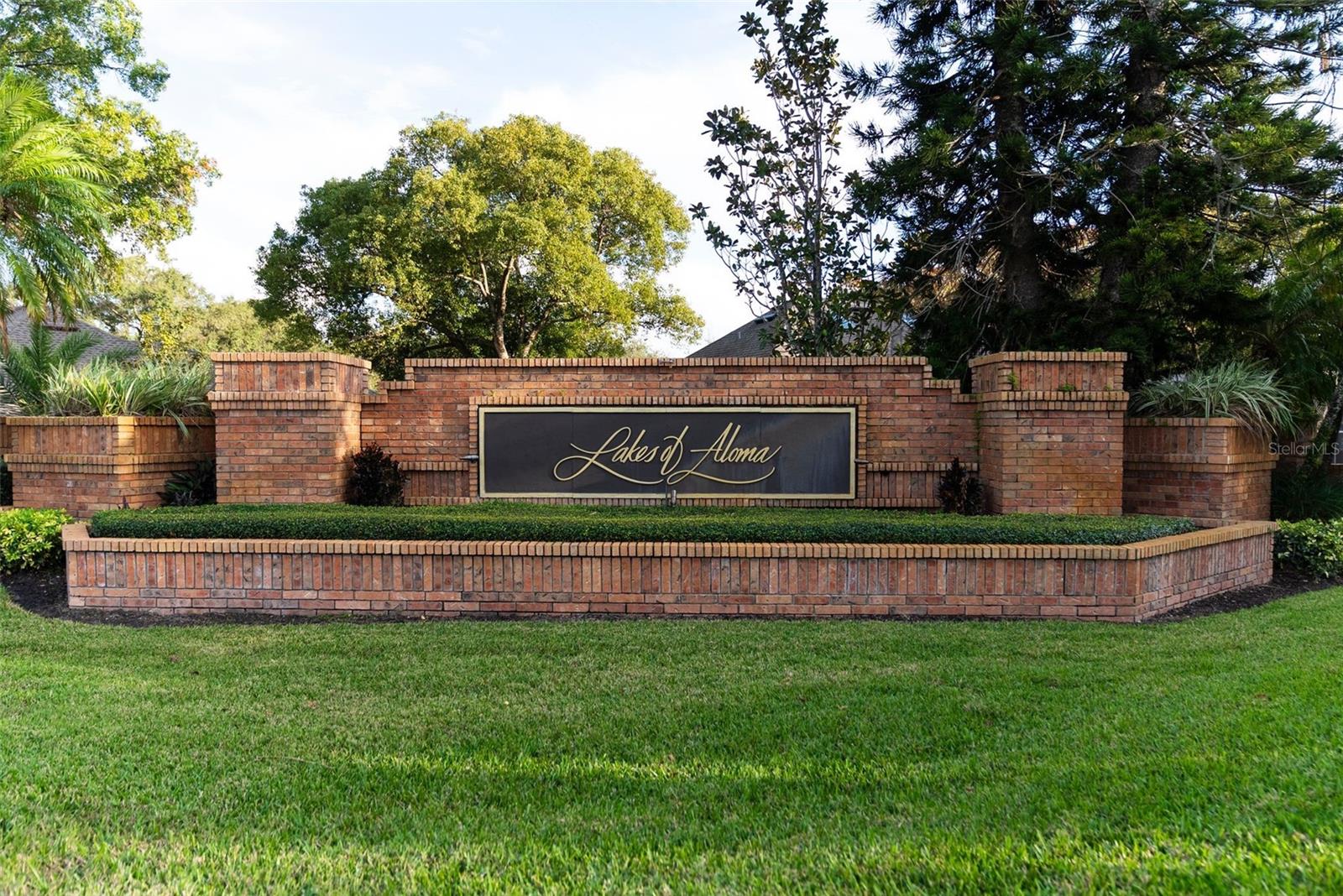 LAKES OF ALOMA - Residential