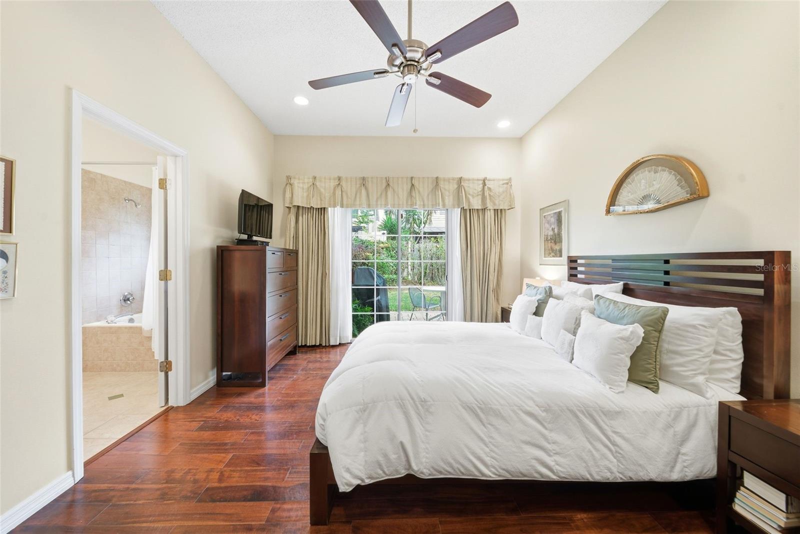 LAKES OF ALOMA - Residential