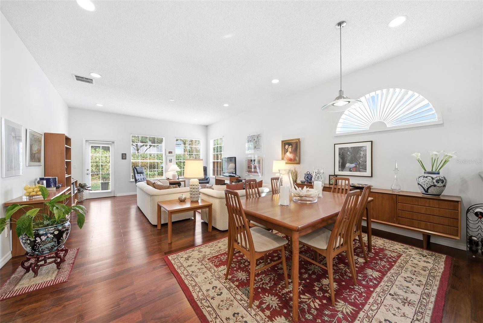 LAKES OF ALOMA - Residential