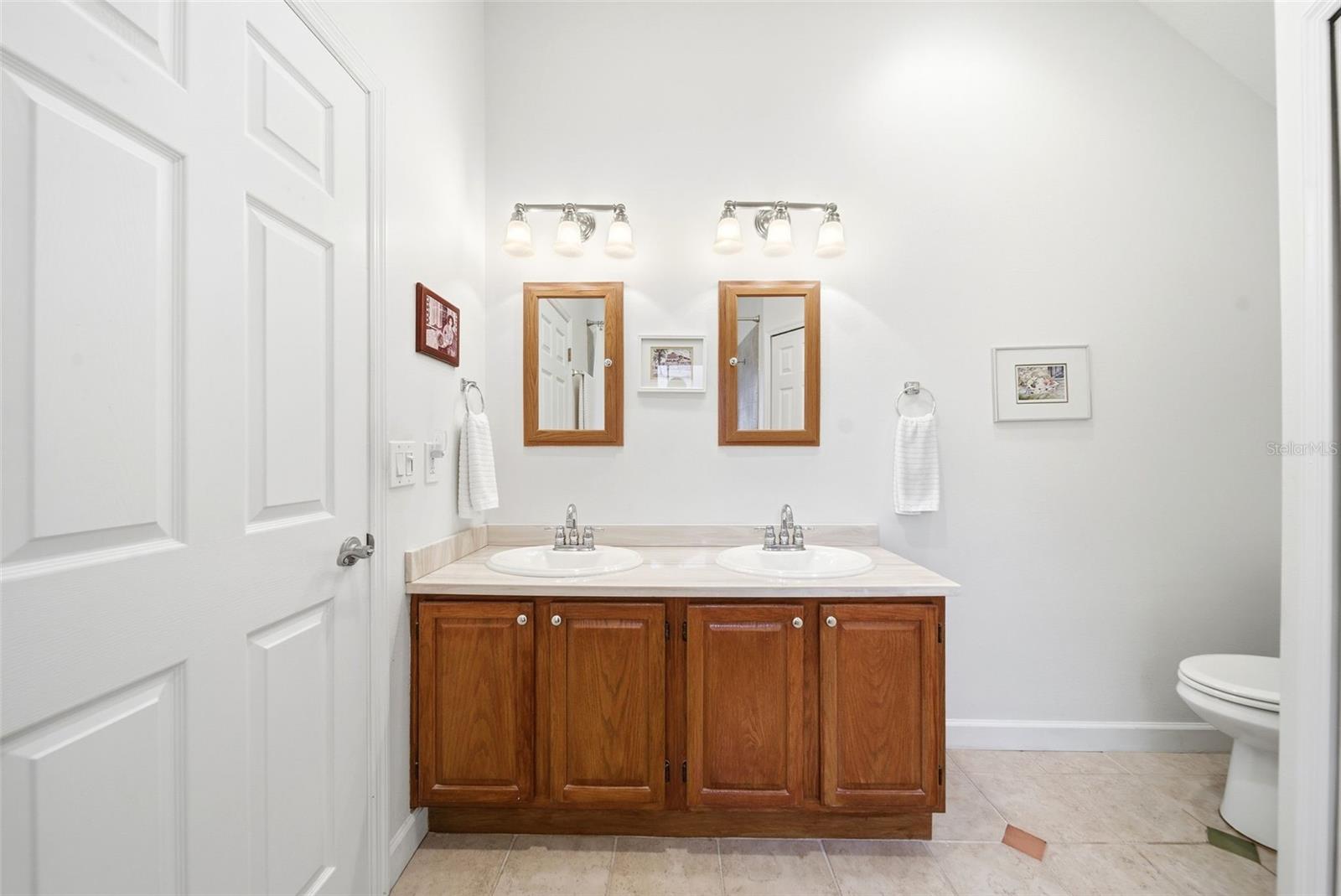 LAKES OF ALOMA - Residential